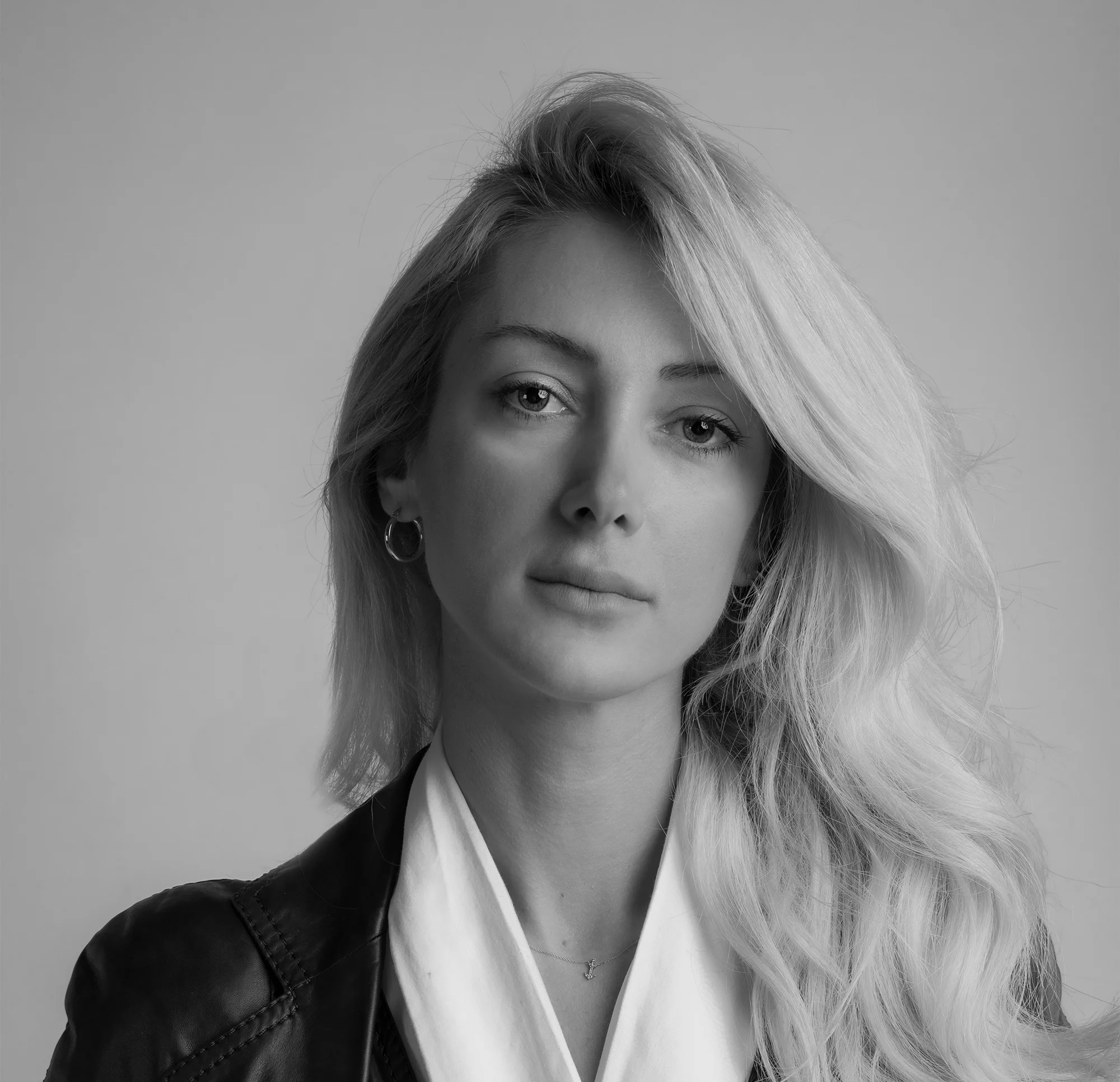 tugba-atasoy-about-01